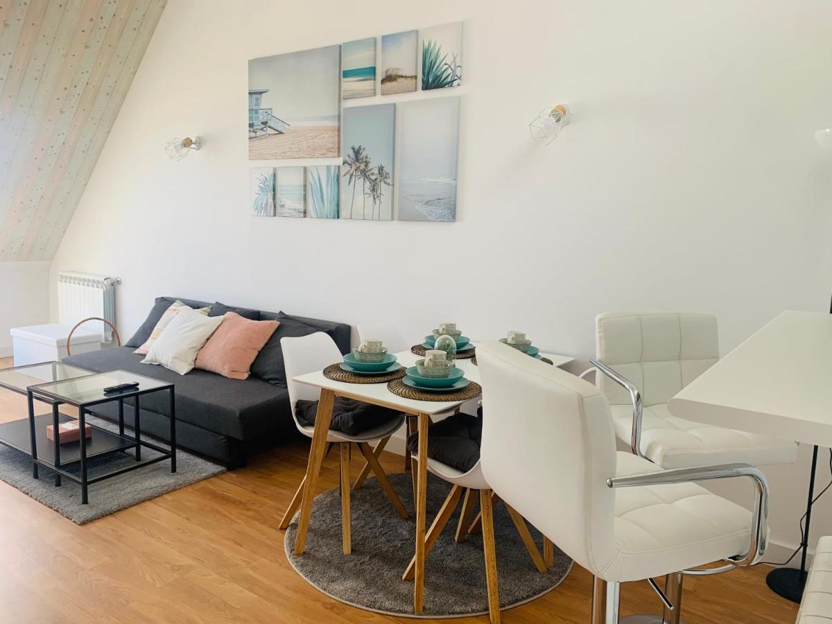 Burela Apartamentos Lamarosa -Atico ,Vistas Al Mar Cantabrico Parking מראה חיצוני תמונה