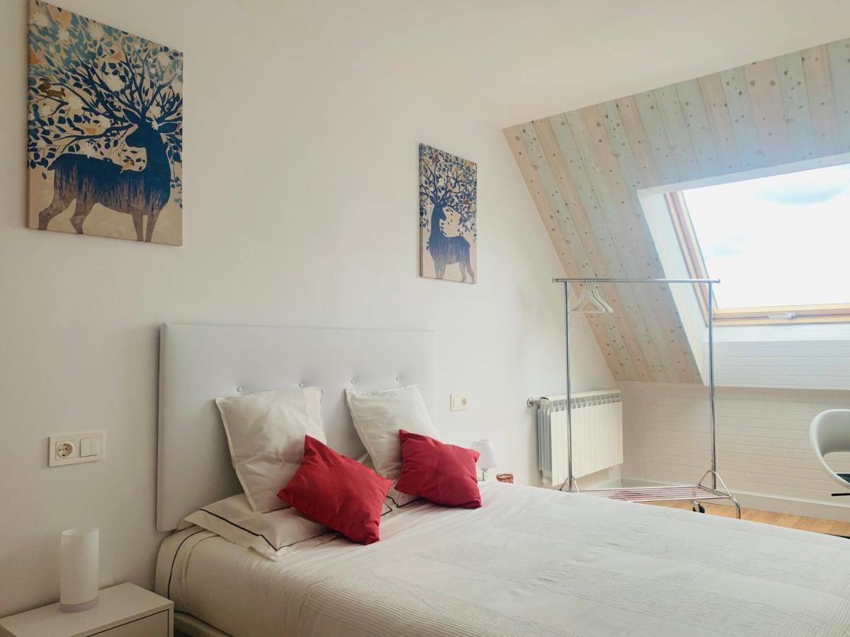 Burela Apartamentos Lamarosa -Atico ,Vistas Al Mar Cantabrico Parking מראה חיצוני תמונה