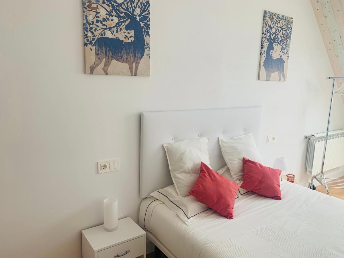 Burela Apartamentos Lamarosa -Atico ,Vistas Al Mar Cantabrico Parking מראה חיצוני תמונה